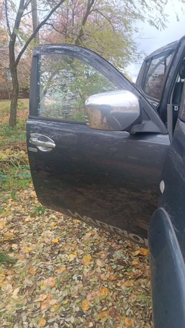 Пасажирські передні двері 5700A176 MITSUBISHI