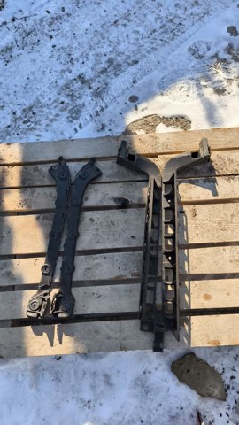 Напрямна заднього бампера, ліва 5E9807863 VAG
