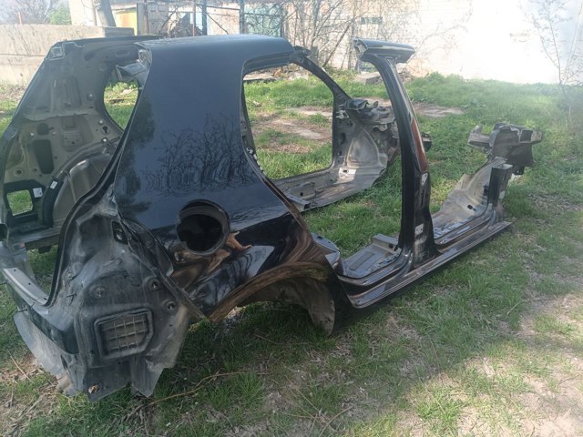Кузовщина права 5K4809606B VAG