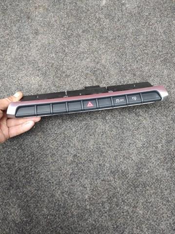 Блок кнопок центральної консолі 8V0925301AK VAG