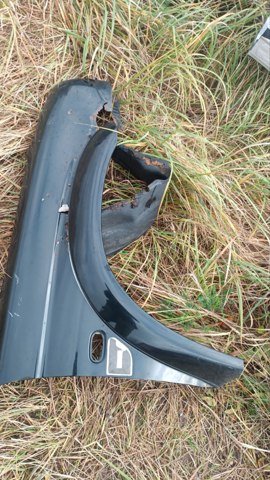 Переднє праве крило MR954766 MITSUBISHI