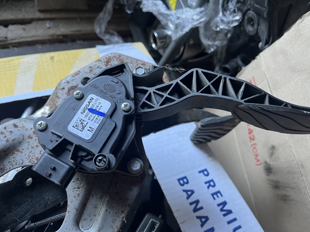 Педаль акселератора 180024BA0B NISSAN