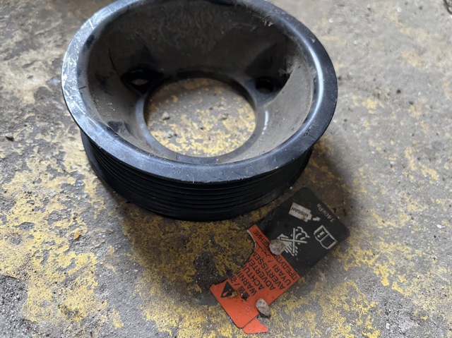 Шків водяної помпи 210511238R NISSAN