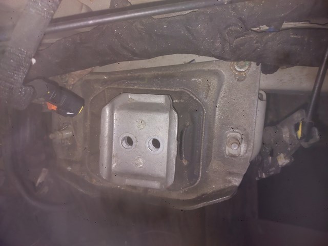 Подушка (опора) двигуна, ліва верхня 9812667680 PEUGEOT