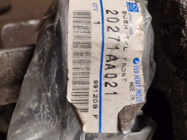 Сайлентблок заднього поздовжнього важеля, передній 20271AA021 SUBARU