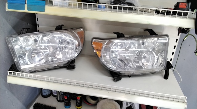 Фара правая 811100C070 TOYOTA
