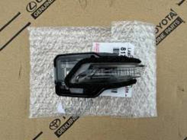 Поворотник лівий 8174078010 TOYOTA