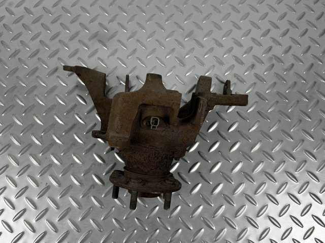 Цапфа поворотна права CV6Z5A968F FORD