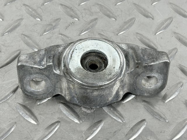 Опора амортизатора заднього DG9Z18A161C FORD