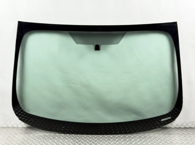 Скло лобове DS73F03100A FORD