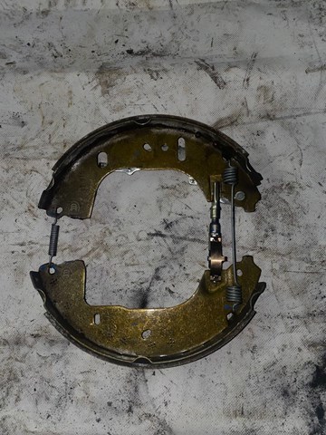 Гальма робочі задні ножні і гальмівні барабани 1EA698525D VAG