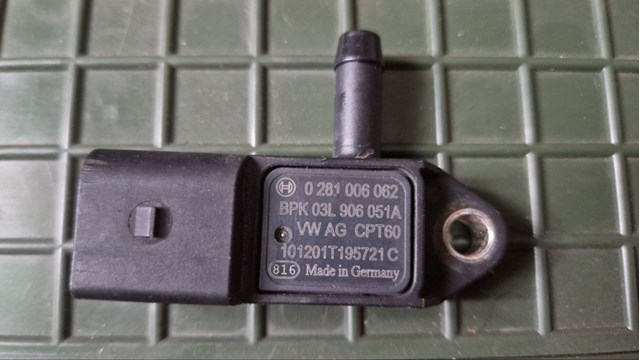 Датчик тиску вихлопних газів 03L906051A VAG