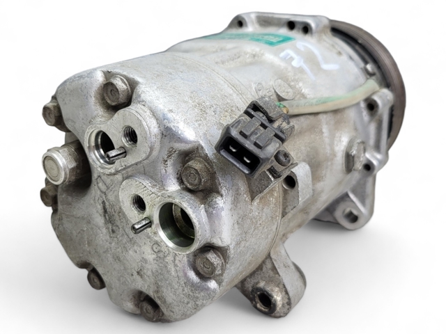 Компресор кліматичної установки 1076012 FORD