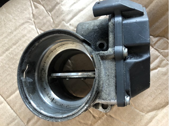 Заслінка повітряна 6460901370 MERCEDES
