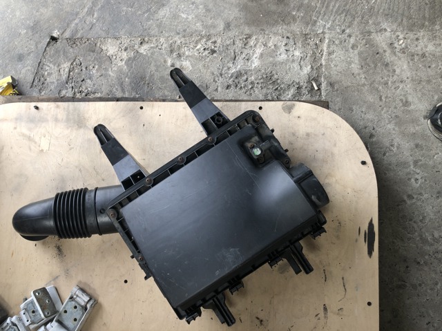 Корпус повітряного фільтра A0000907801 MERCEDES