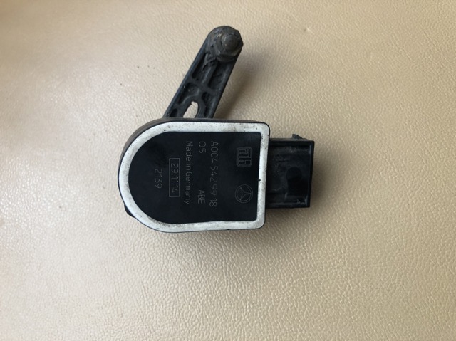 Датчик рівня положення кузова, задній A0045429918 MERCEDES