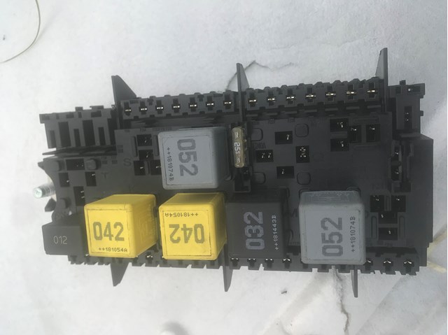 Корпус запобіжників A2469067100 MERCEDES