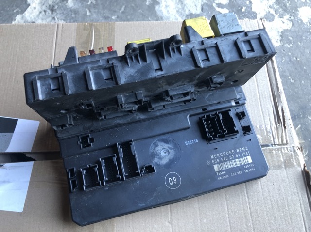 Блок керування сигналами SAM A6395450201 MERCEDES