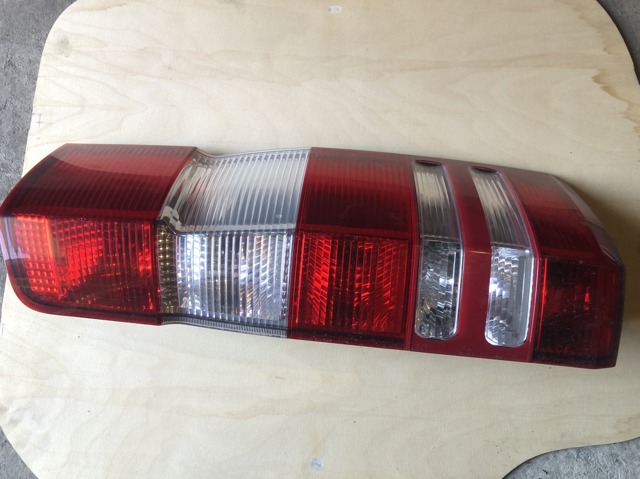 Задній правий стоп A9068200264 MERCEDES