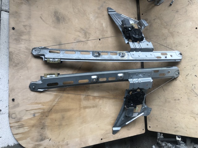 Склопідйомник (механізм переміщення скла) A9107201100 MERCEDES