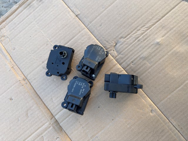 Мотор заслінки печі 3M5H19E616AB FORD