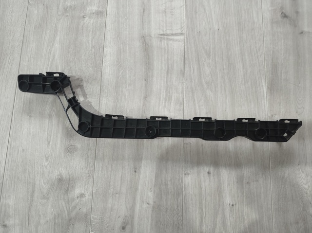 Кронштейн бампера заднього, правий 5215560070 TOYOTA