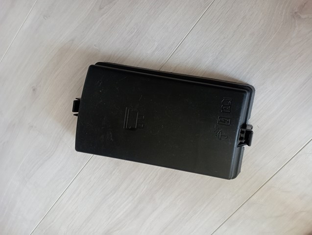 Кришка блока запобіжників 5Q0937132A VAG