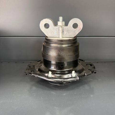 Подушка (опора) двигуна, ліва/права TC68110950AC TCparts