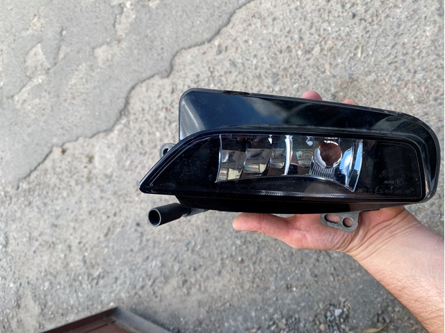 Протитуманка ліва 8V0941699D VAG