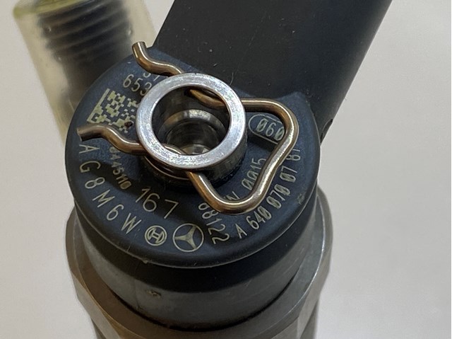 Форсунка дизельна в зборі, розпилювач + тримач 0445110166 BOSCH