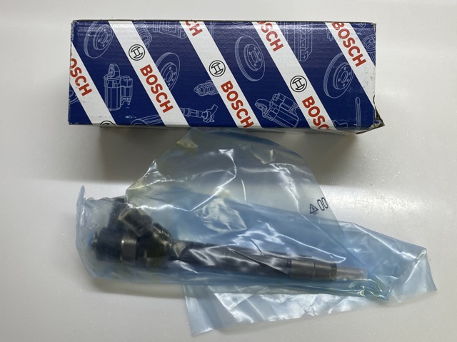 Форсунка дизельна в зборі, розпилювач + тримач 0445110202 BOSCH