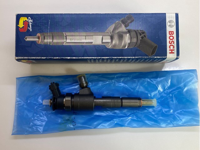 Форсунка вприску палива 0445110252 PEUGEOT