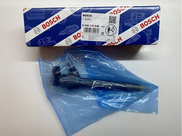 Форсунка вприску палива 0445110647 BOSCH