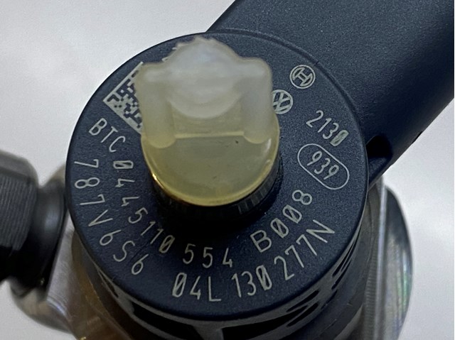Форсунка паливна 04L130277N VAG