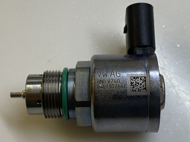 Регулятор тиску палива 04L130764C VAG