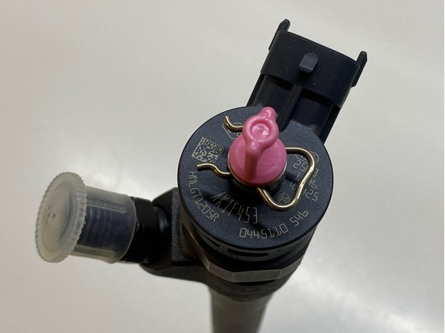 Форсунка дизельна в зборі, розпилювач + тримач Nissan Qashqai 2