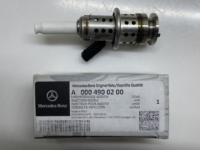 Форсунка вприскування AD BLUE A0004900200 MERCEDES