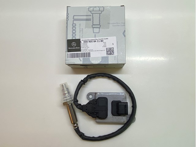 Датчик оксидів азоту NOX, задній A0009058411 MERCEDES