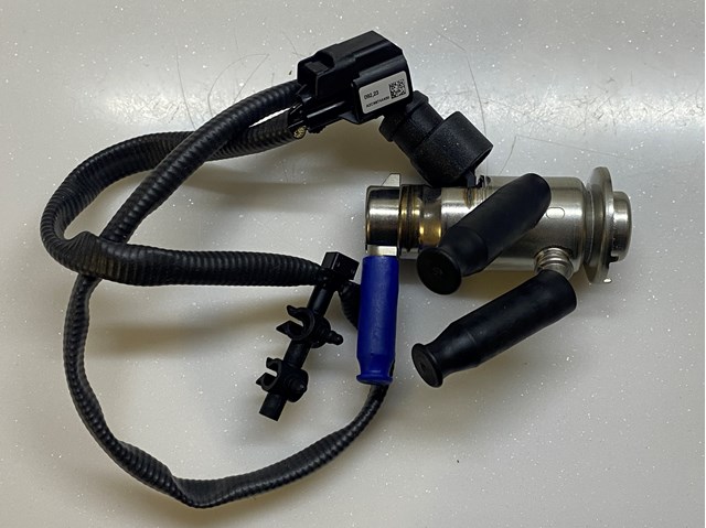Форсунка вприскування AD BLUE GK215J281AE FORD