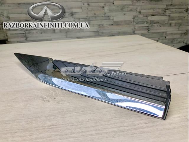 Молдинг переднього правого крила 638245NA0A NISSAN
