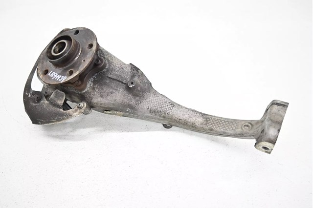 Цапфа поворотна права 95B407254B PORSCHE