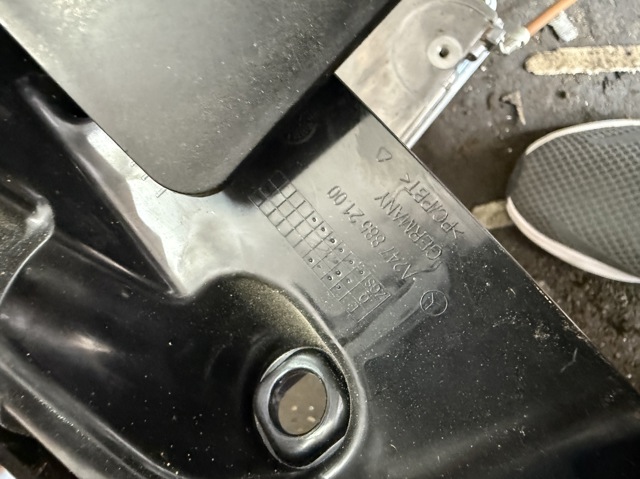 Лівий кронштейн заднього бампера A2478852100 MERCEDES