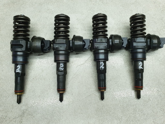 Форсунка інжектора 038130073AG VAG