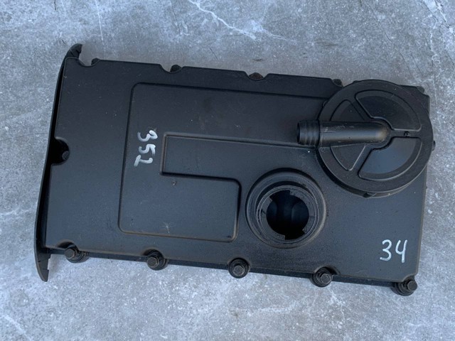 Кришка клапанів 03G103469 VAG