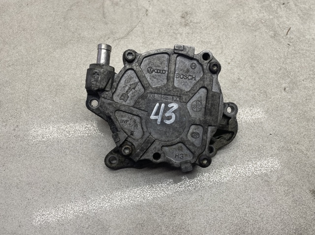 Насос вакуумний 03L145100 VAG