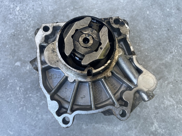 Насос вакуумний 55205445 FIAT