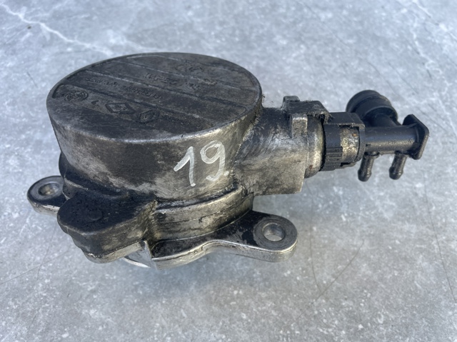 Насос вакуумний 8200102535 RENAULT