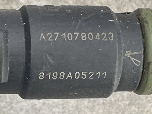 Форсунка вприску палива A2710780423 MERCEDES