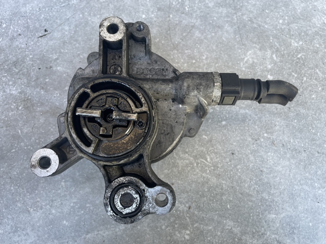Насос вакуумний D1651B FORD