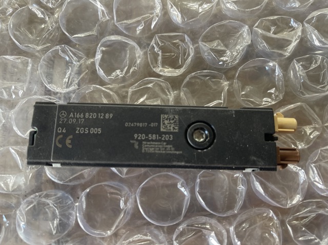 Підсилювач сигналу антени A1668201289 MERCEDES